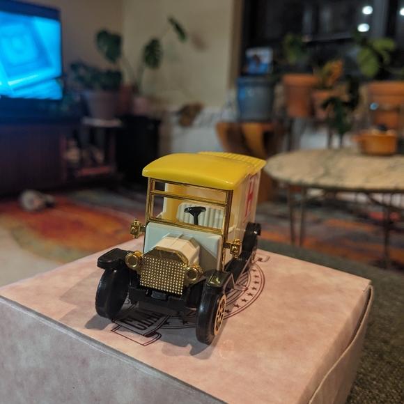 Classic Trucks 1910-1918 Toys - Picture 13 of 13